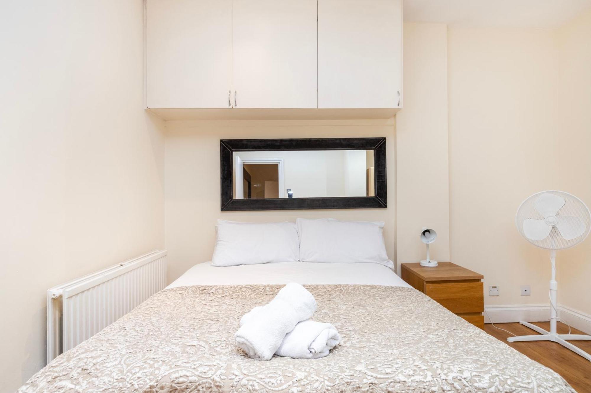 Hyde Park Rooms & Apartments Лондон Экстерьер фото